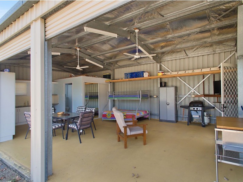 7 Howitson Dr, Balgal Beach QLD 4816