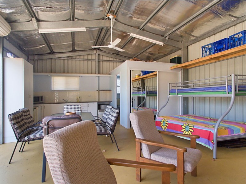 7 Howitson Dr, Balgal Beach QLD 4816