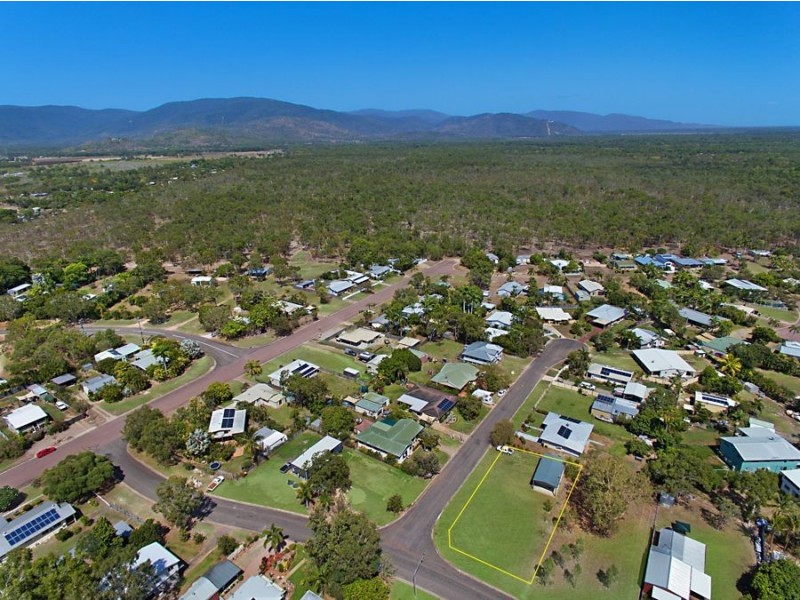 7 Howitson Dr, Balgal Beach QLD 4816