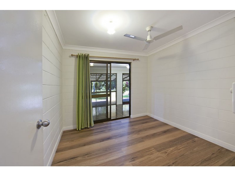 293 Ocean Pde, Balgal Beach QLD 4816