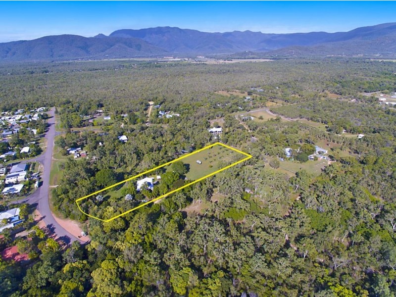 293 Ocean Pde, Balgal Beach QLD 4816