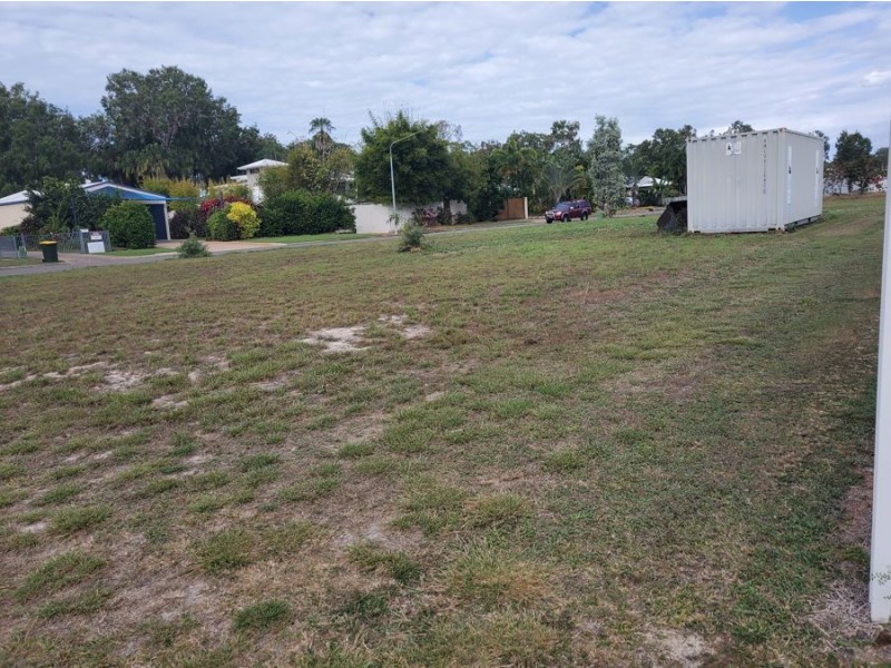 36 Augusta Dr, Balgal Beach QLD 4816