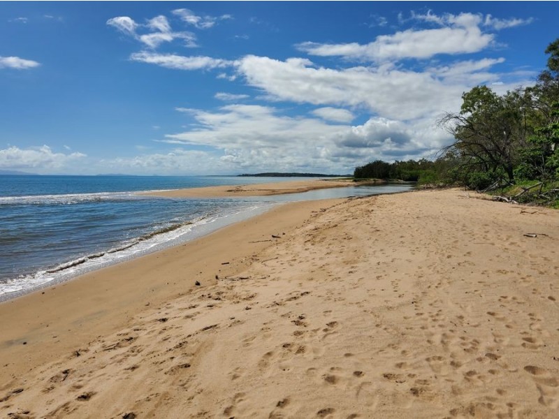 36 Augusta Dr, Balgal Beach QLD 4816
