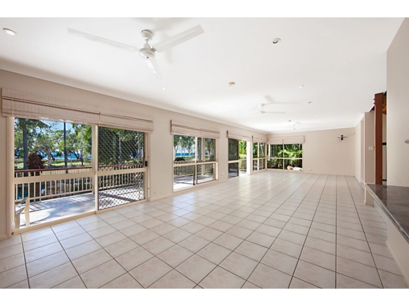 6 Pebble Beach Court, Balgal Beach QLD 4816