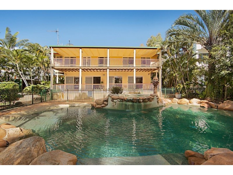 6 Pebble Beach Court, Balgal Beach QLD 4816