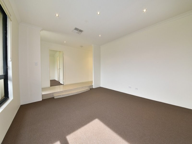 38 Giglia Drive, Sinagra WA 6065