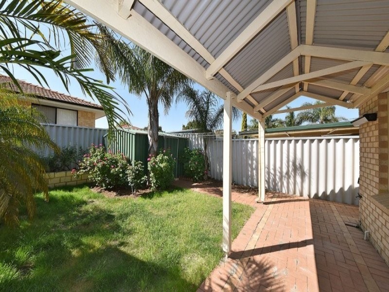 6 Kattamorda Pass, Sinagra WA 6065