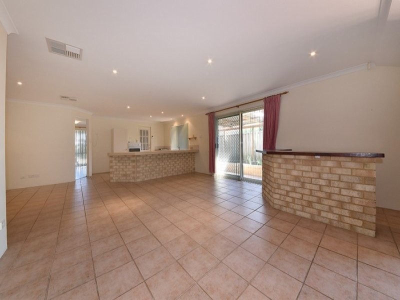 6 Kattamorda Pass, Sinagra WA 6065