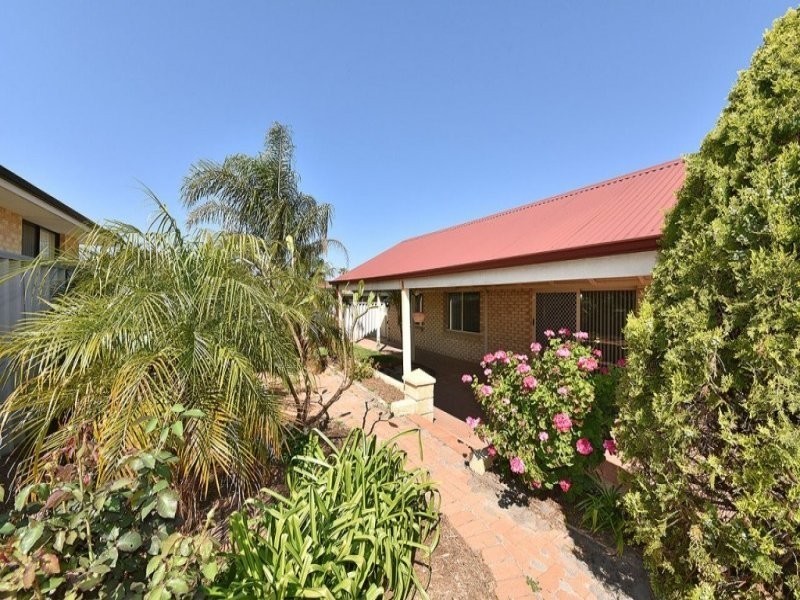 6 Kattamorda Pass, Sinagra WA 6065