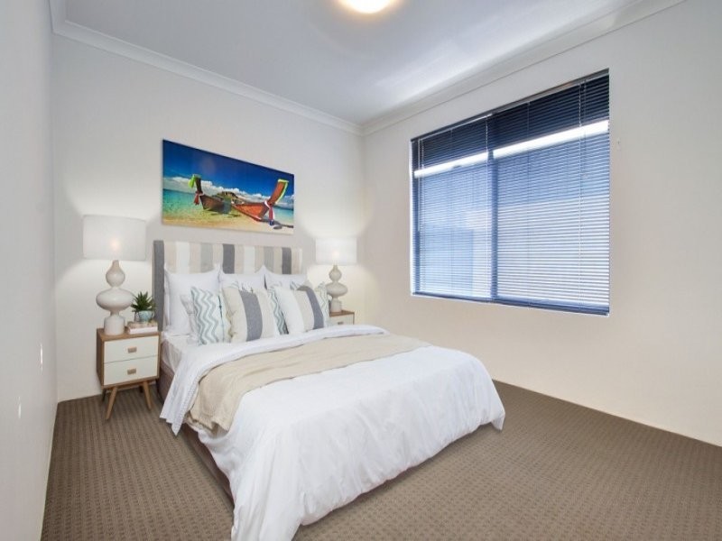 22 Chucklebud Street, Banksia Grove WA 6031