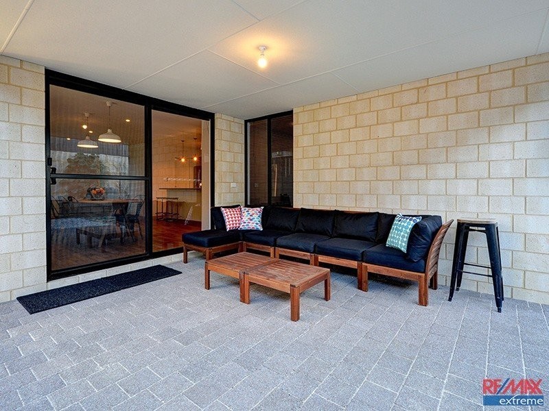 22 Chucklebud Street, Banksia Grove WA 6031