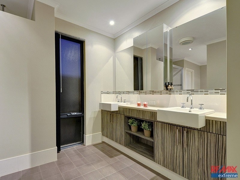 1 Cairo Way, Wanneroo WA 6065