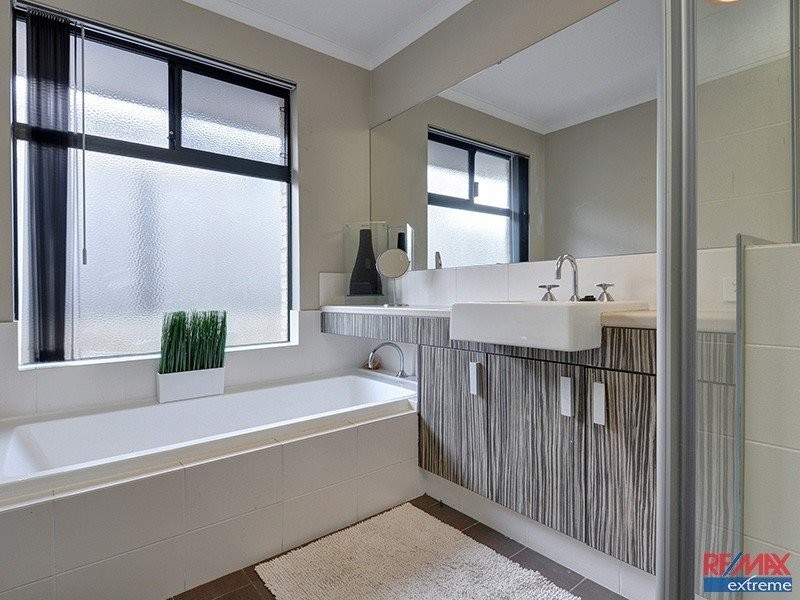 1 Cairo Way, Wanneroo WA 6065