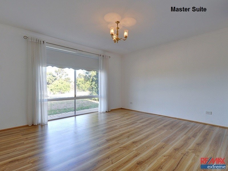 28 Crosthwait Circuit, Tapping WA 6065