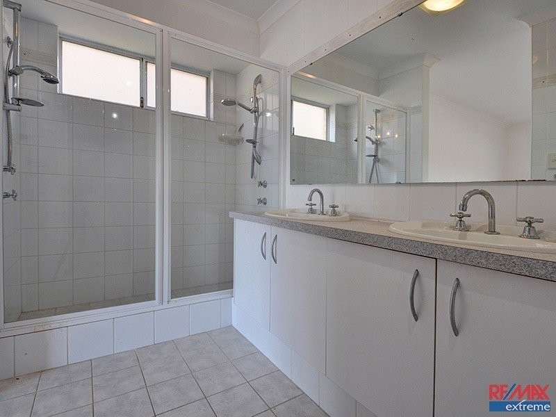 28 Crosthwait Circuit, Tapping WA 6065