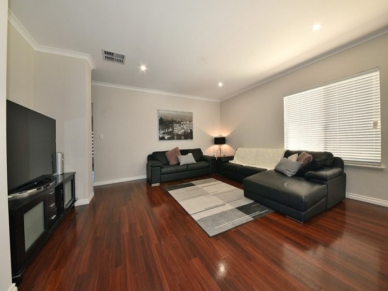 12 Coot Way, Tapping WA 6065