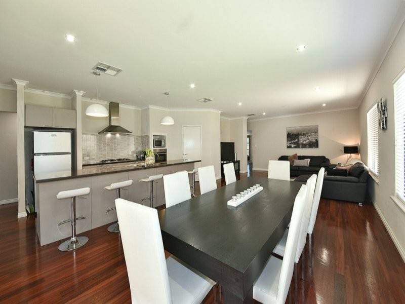 12 Coot Way, Tapping WA 6065