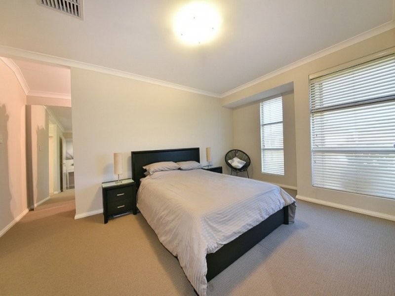 12 Coot Way, Tapping WA 6065