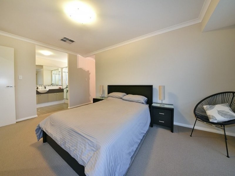 12 Coot Way, Tapping WA 6065