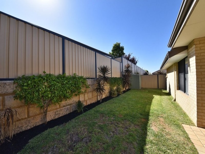 12 Coot Way, Tapping WA 6065