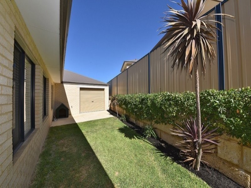 12 Coot Way, Tapping WA 6065