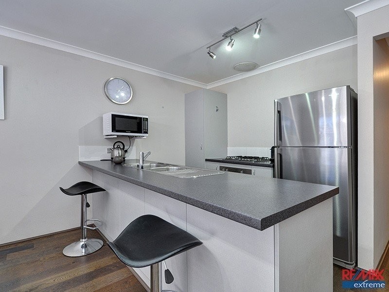 31 Sawtooth Bend, Banksia Grove WA 6031