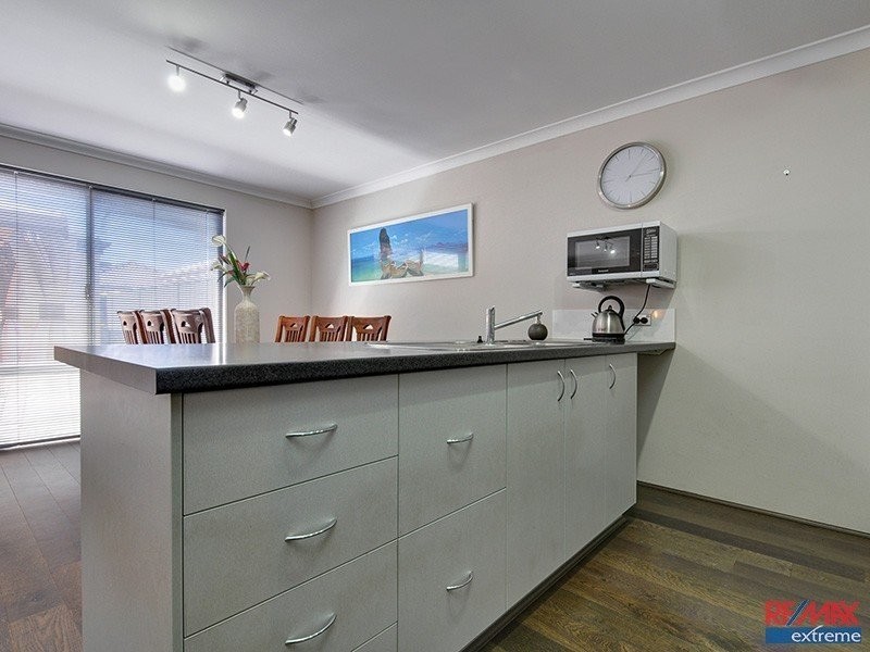 31 Sawtooth Bend, Banksia Grove WA 6031