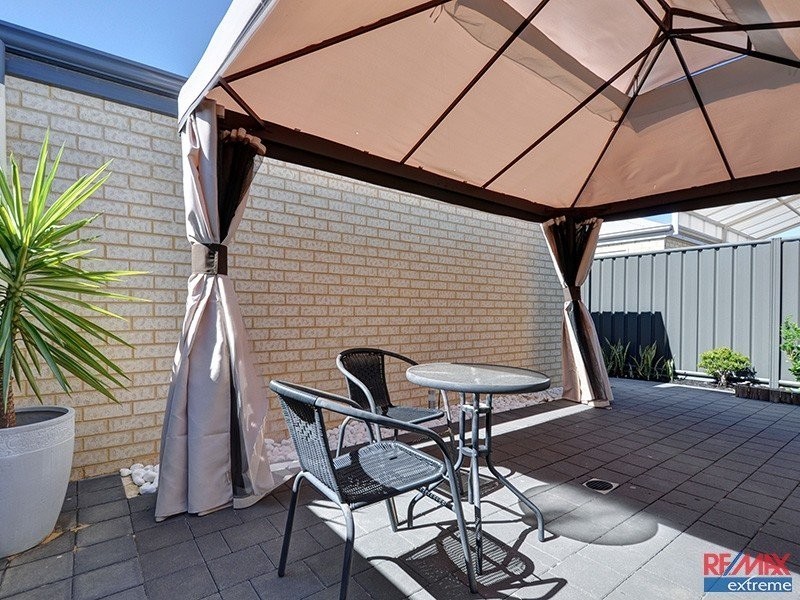 31 Sawtooth Bend, Banksia Grove WA 6031