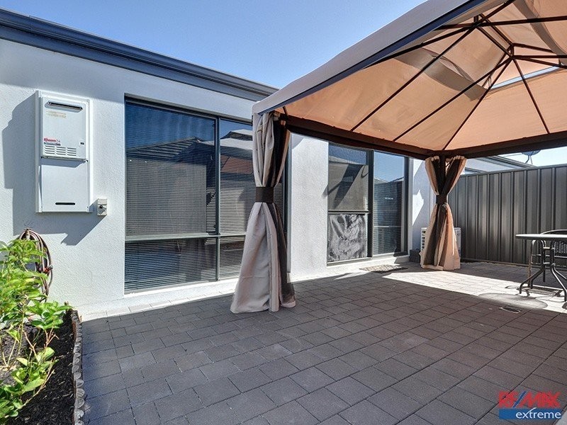 31 Sawtooth Bend, Banksia Grove WA 6031