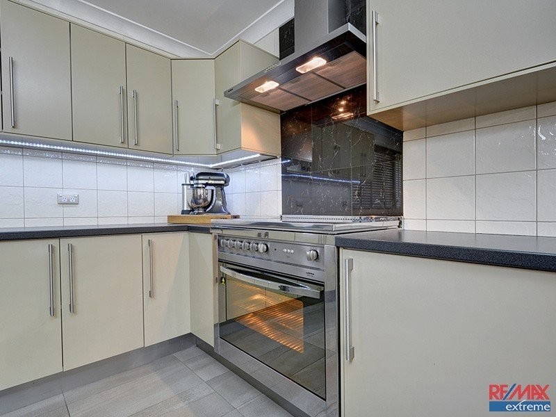 33 Beenong Street, Wanneroo WA 6065