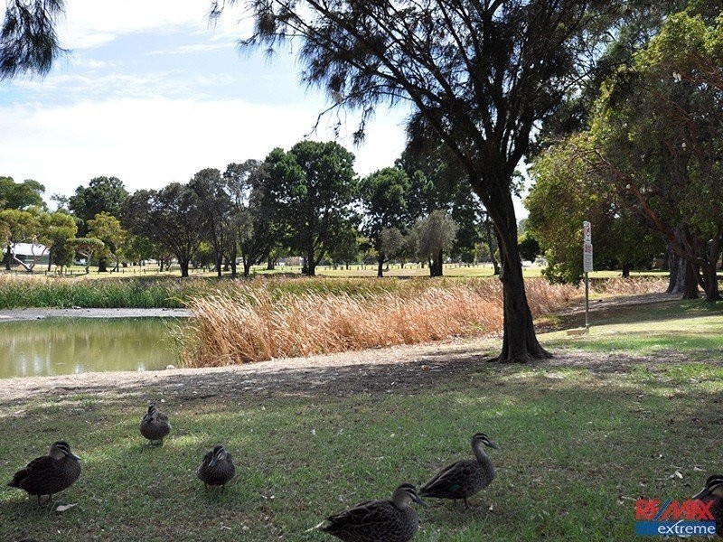 33 Beenong Street, Wanneroo WA 6065