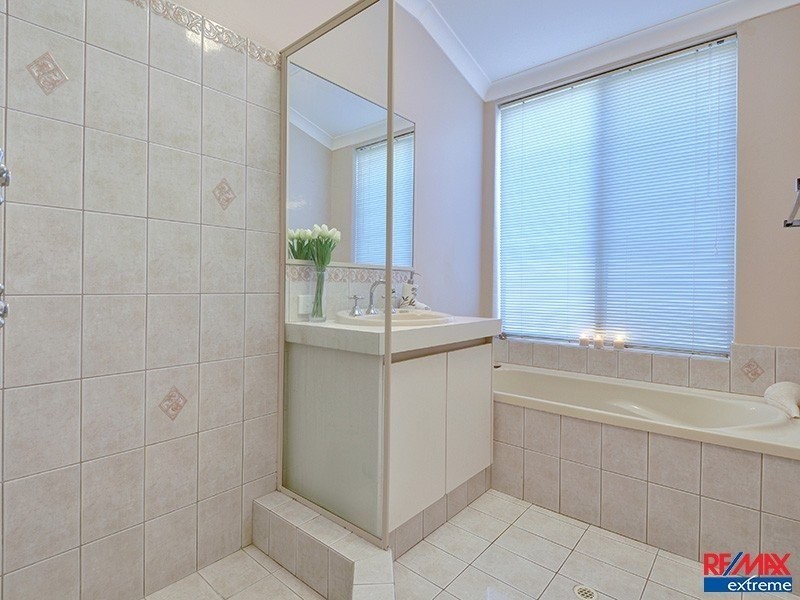 1 Siderno Rise, Hocking WA 6065