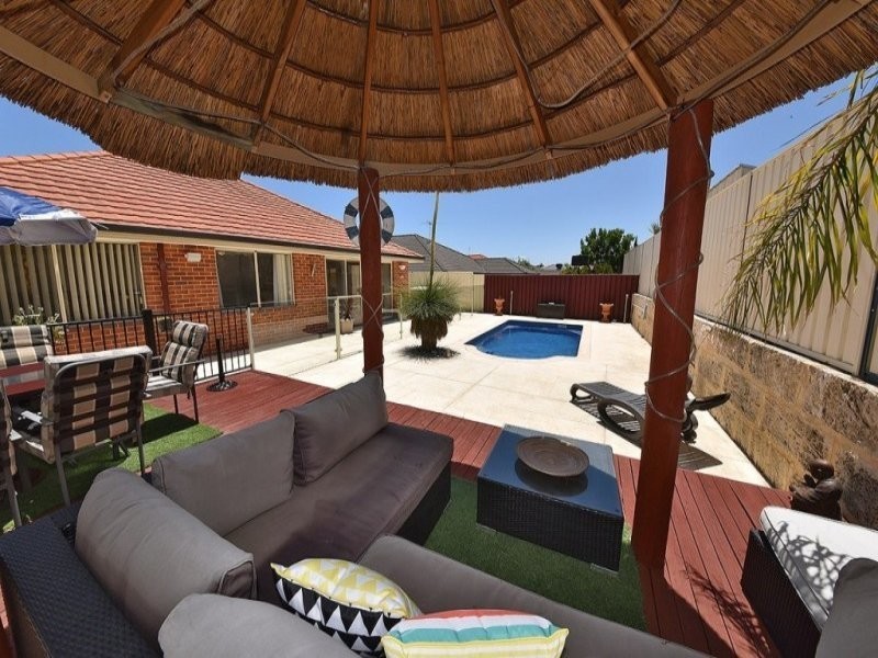 54 Cheriton Drive, Carramar WA 6031