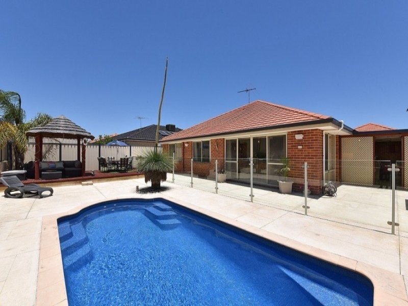 54 Cheriton Drive, Carramar WA 6031