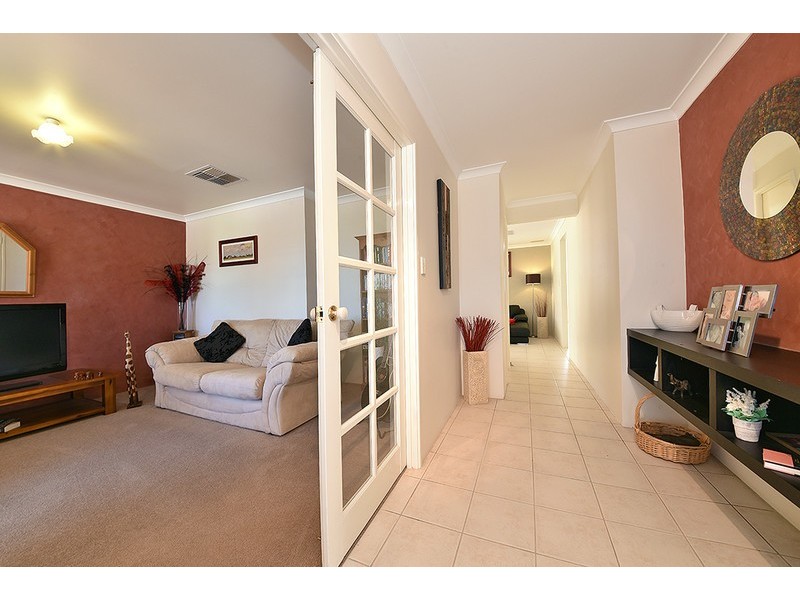 54 Cheriton Drive, Carramar WA 6031