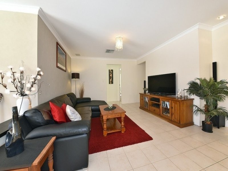 54 Cheriton Drive, Carramar WA 6031