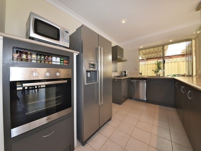 54 Cheriton Drive, Carramar WA 6031