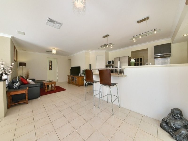 54 Cheriton Drive, Carramar WA 6031