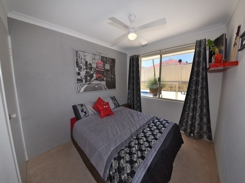 54 Cheriton Drive, Carramar WA 6031