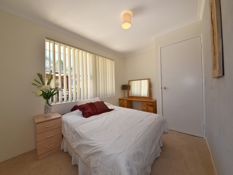 54 Cheriton Drive, Carramar WA 6031