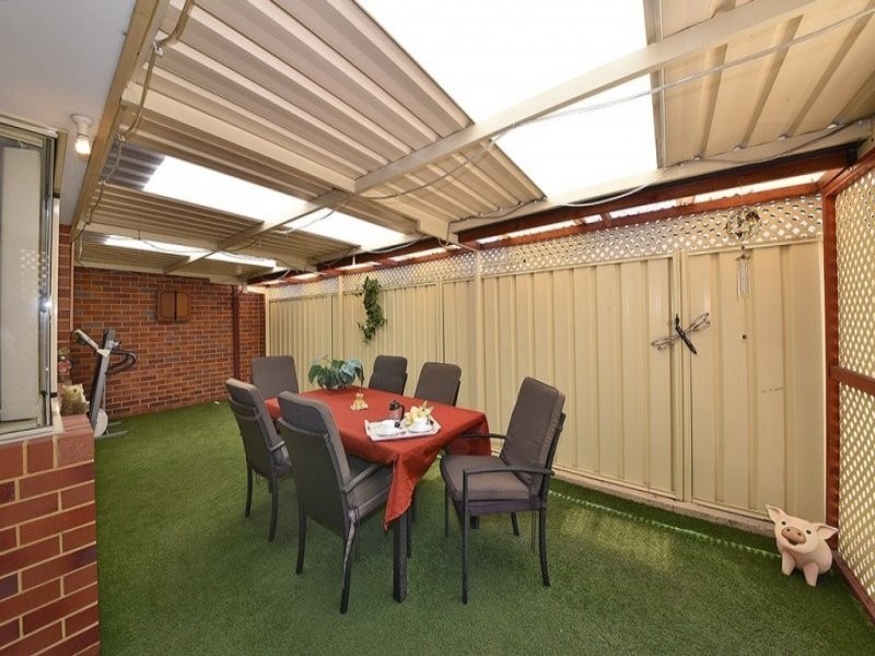 54 Cheriton Drive, Carramar WA 6031