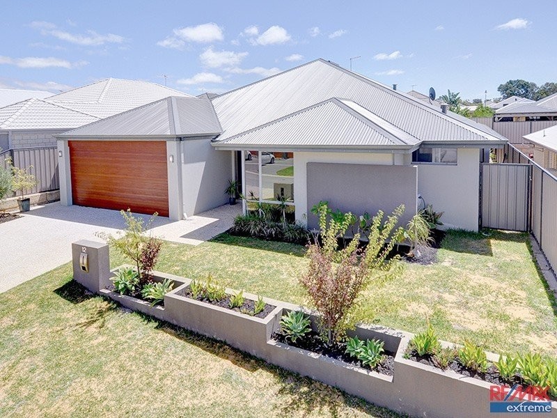 12 Salzburg Way, Wanneroo WA 6065