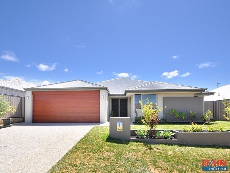12 Salzburg Way, Wanneroo WA 6065