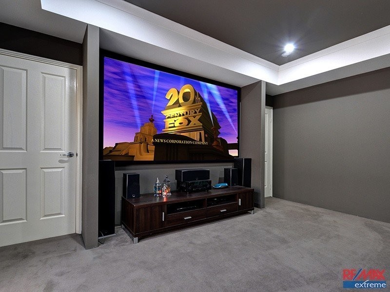 12 Salzburg Way, Wanneroo WA 6065