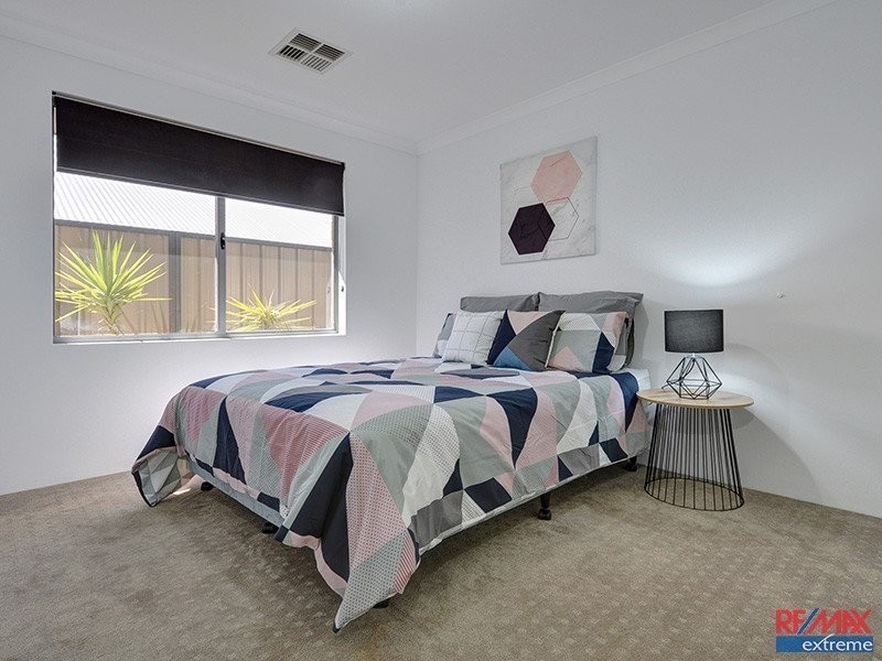 12 Salzburg Way, Wanneroo WA 6065