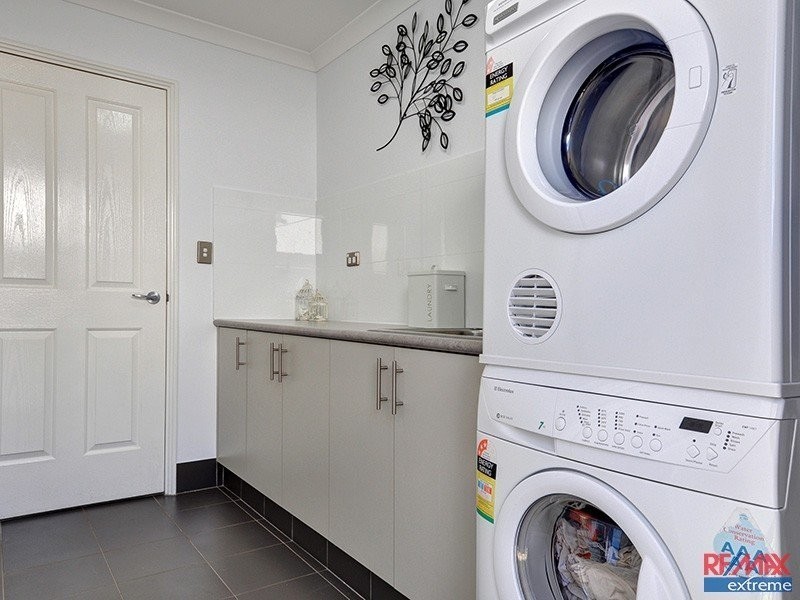 12 Salzburg Way, Wanneroo WA 6065