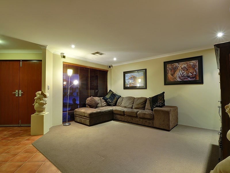 2 Vermont Approach, Hocking WA 6065