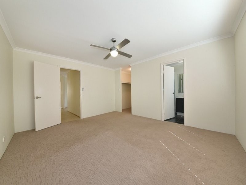 4 Harden Park Trail, Carramar WA 6031