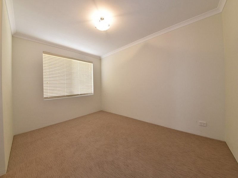 4 Harden Park Trail, Carramar WA 6031