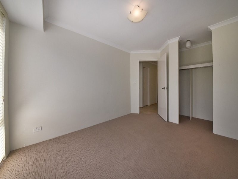 4 Harden Park Trail, Carramar WA 6031
